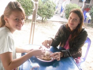 When in Rome, do as the Romans. When at a Karen wedding... eat with your fingers!